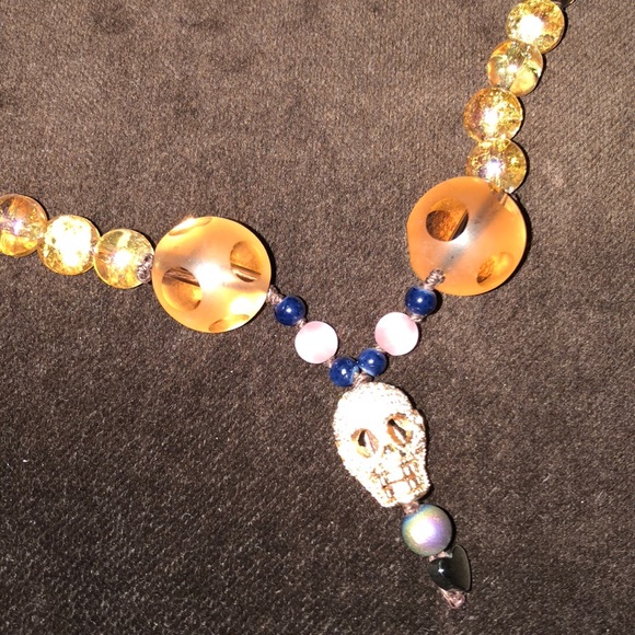 The Happy Skull Necklace - Picture 1 of 4